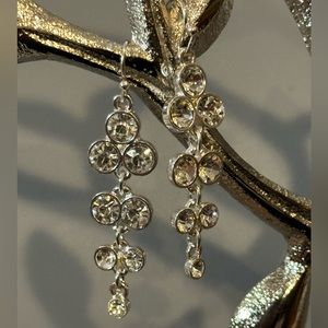 Dangle sparkly earrings nickel free